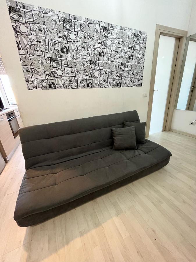 Fondazione Prada Apartment With Balcony Milan Bagian luar foto
